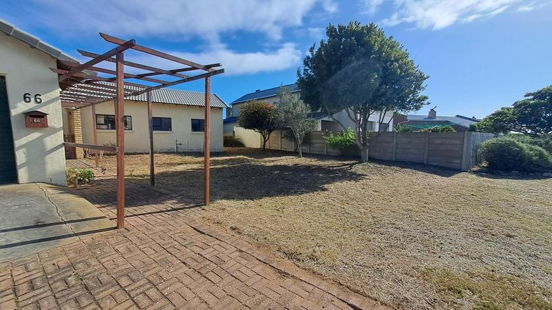 2 Bedroom Property for Sale in Stilbaai Wes Western Cape
